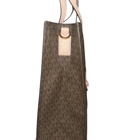 Michael Kors Kenly Monogram Signature Tote - Picture 7 of 16